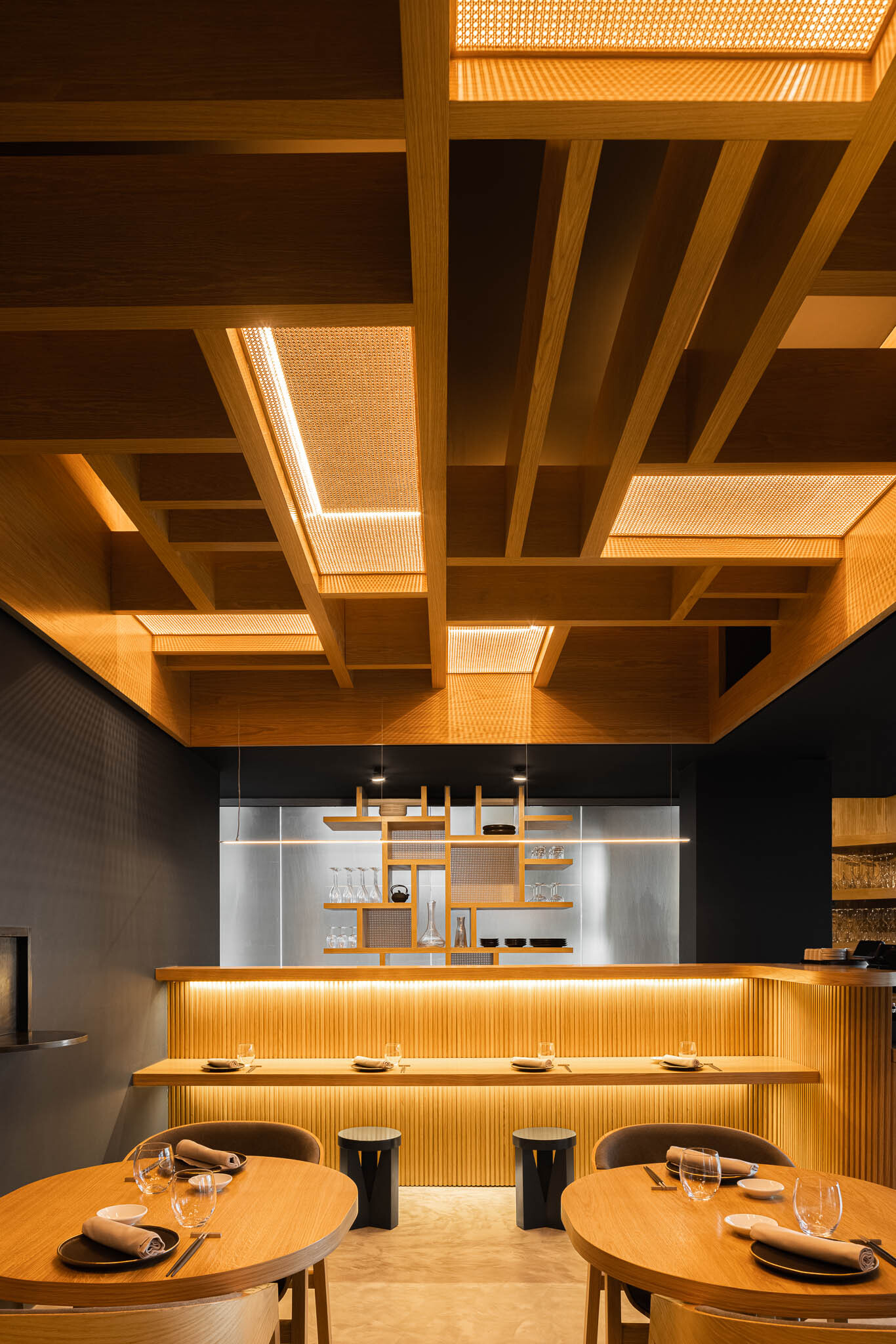 Intimate and minimal is the new Fuji Restaurant in the Azores Intimate and minimal is the new Fuji Restaurant in the Azores