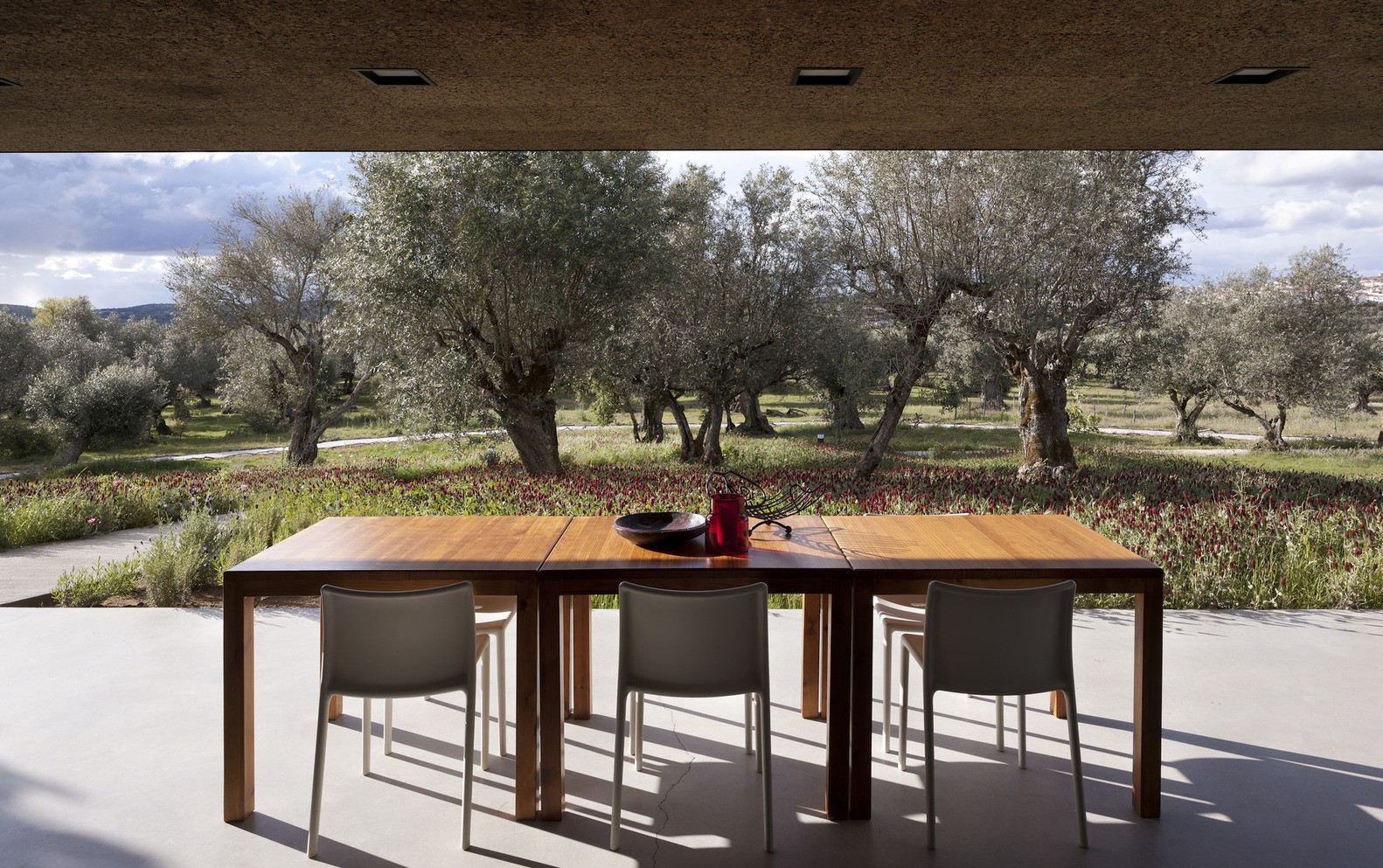 Villa Extramuros by Vora Arquitectura in Arraiolos, Portugal Villa Extramuros by Vora Arquitectura in Arraiolos, Portugal