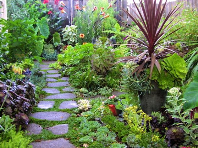 7 Tips For Creating an Eco-Friendly Garden: A Guide to Greener Thumbs