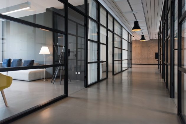 Factors That Contribute to a Lasting Epoxy Floor