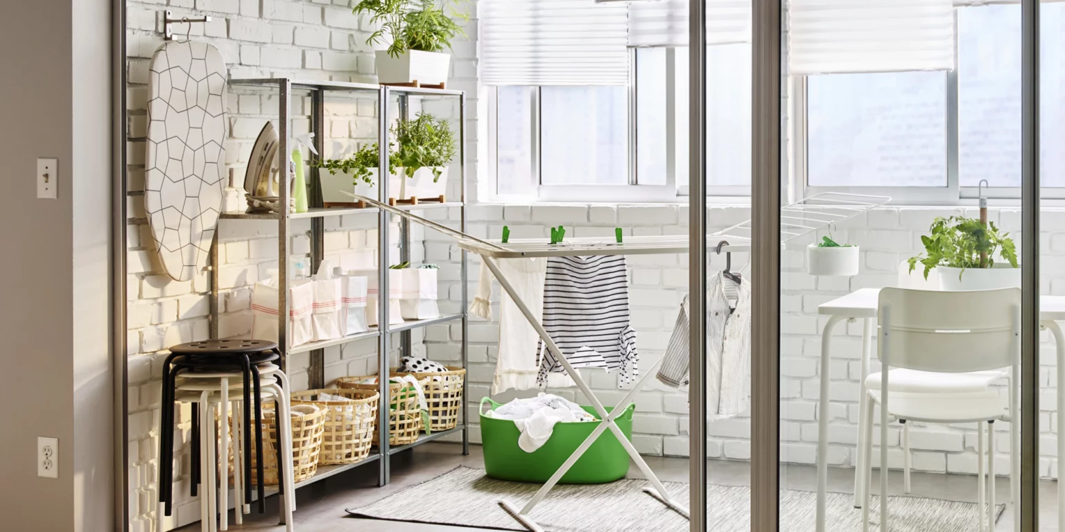 Different Touch Of Deco In The Laundry Room