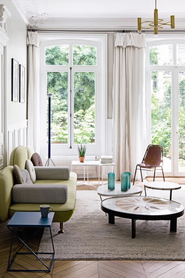 Ideas For a Living Room With Too High Ceilings