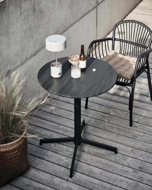 Garden Furniture For A Small Well-decorated Space Garden Furniture For A Small Well-decorated Space