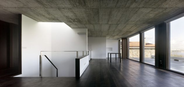 Casa A5 by Carlos Seoane Arquitectura in Oleiros, Spain
