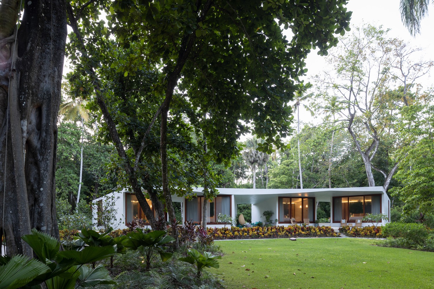 Casa Las Olas by Young Projects in the Dominican Republic Casa Las Olas by Young Projects in the Dominican Republic