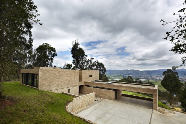 Fusca House by BAQUERIZO Arquitectos in Colombia