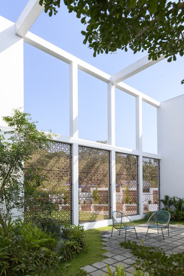 Harris Residence by Studio Acis in Kanhangad, India