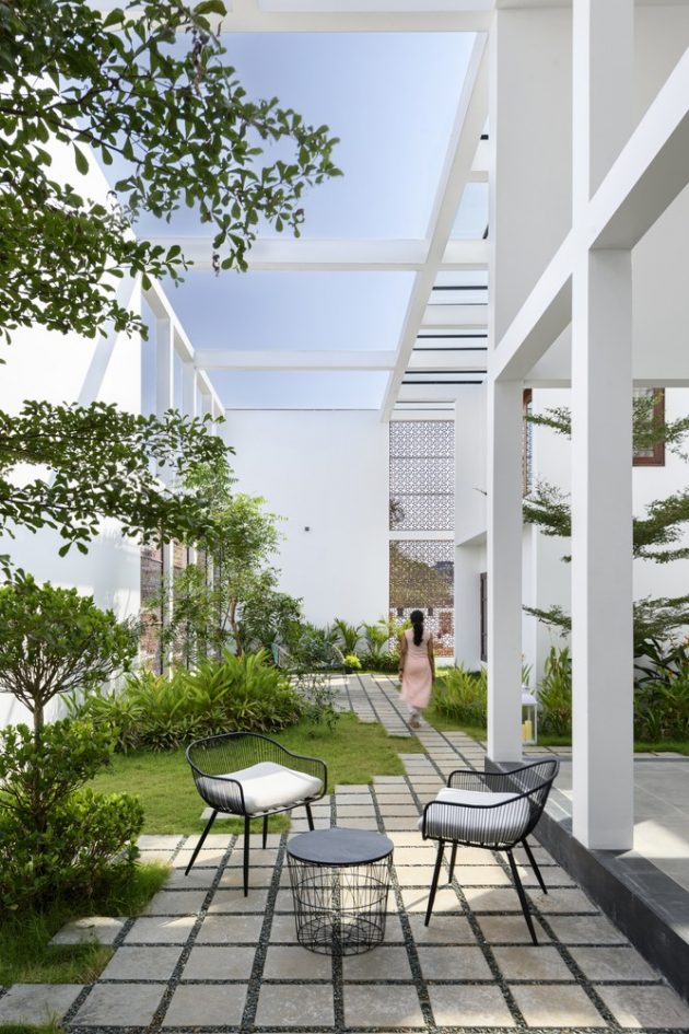 Harris Residence by Studio Acis in Kanhangad, India