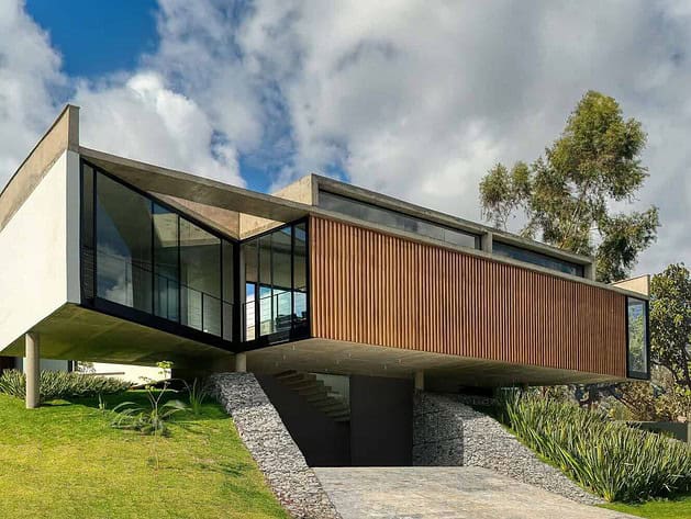7 Patios House by TETRO Arquitetura in Alphaville, Brazil