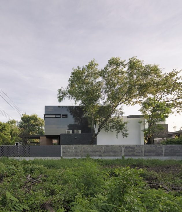 House (Be)hide by TOUCH Architect in Khet Khan Na Yao, Thailand