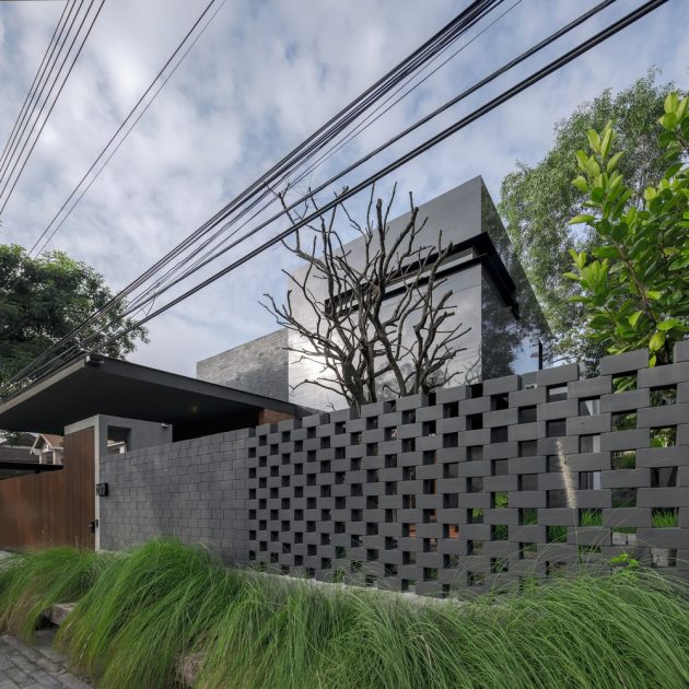 House (Be)hide by TOUCH Architect in Khet Khan Na Yao, Thailand