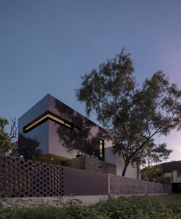 House (Be)hide by TOUCH Architect in Khet Khan Na Yao, Thailand
