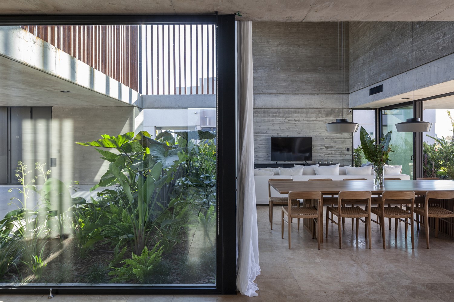 House FG by DIPA Arquitectos in Buenos Aires, Argentina House FG by DIPA Arquitectos in Buenos Aires, Argentina