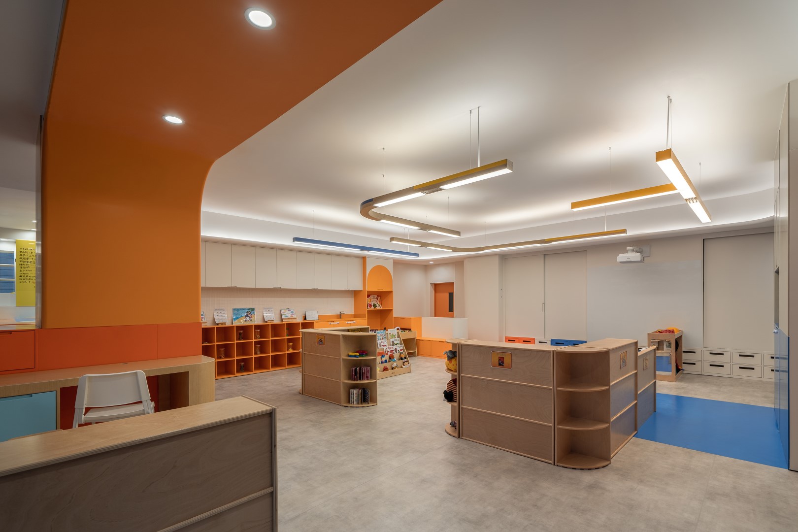 IBOBI Super School by VMDPE Design: Children's Paradise Downton IBOBI Super School by VMDPE Design: Children's Paradise Downton