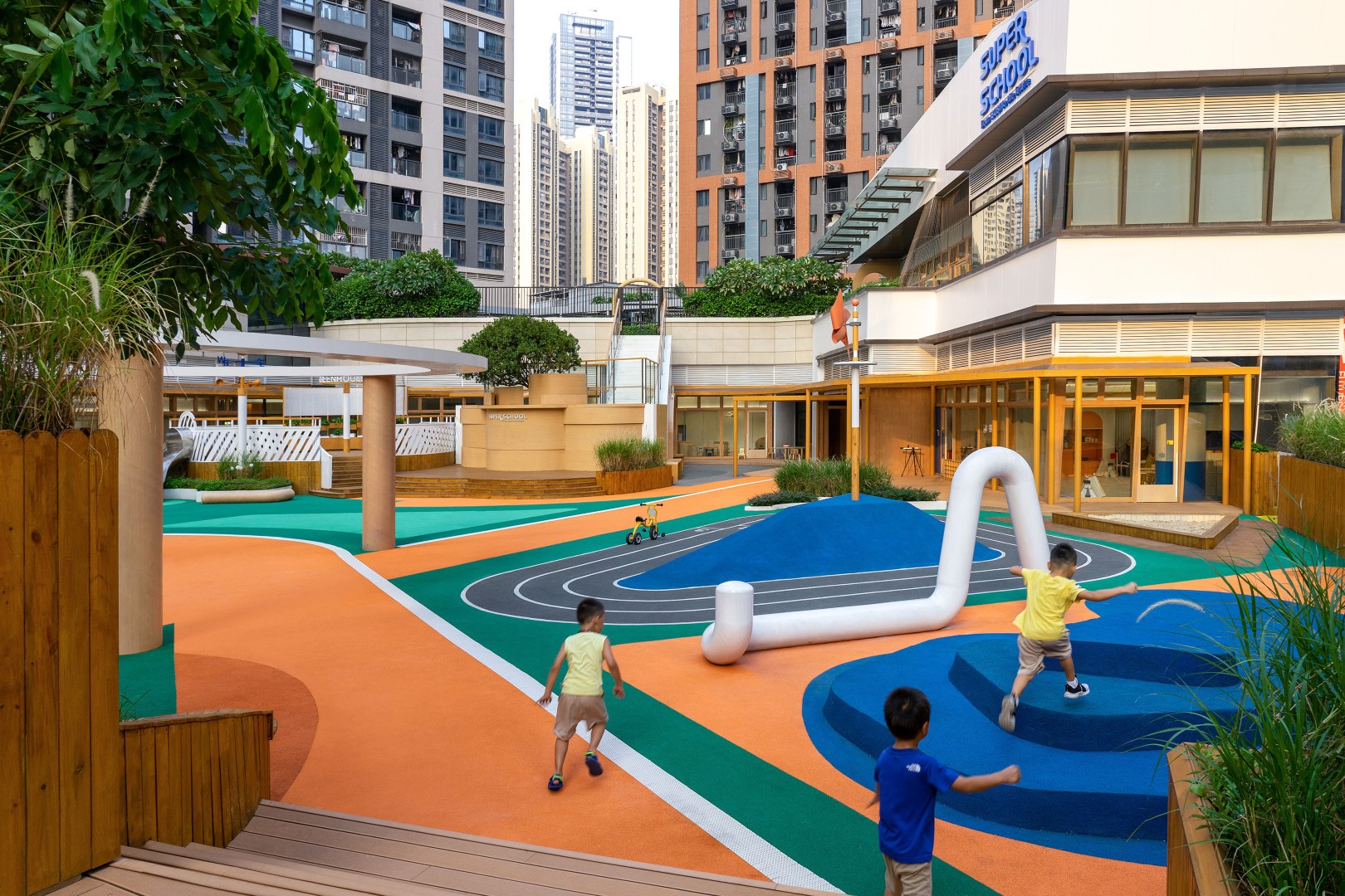 IBOBI Super School by VMDPE Design: Children's Paradise Downton IBOBI Super School by VMDPE Design: Children's Paradise Downton