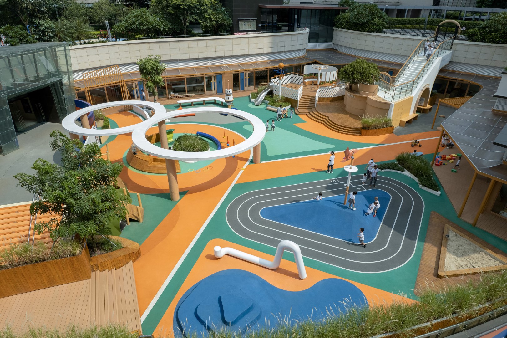 IBOBI Super School by VMDPE Design: Children's Paradise Downton IBOBI Super School by VMDPE Design: Children's Paradise Downton