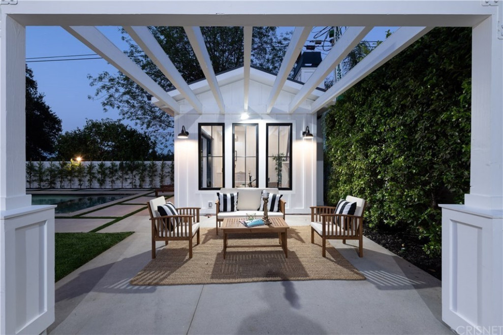 15 Charming Modern Porch Designs Perfect For Any Weather