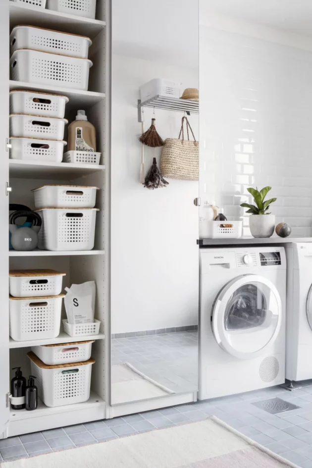 Decorative Ideas For Tidying Up The Laundry Room Properly