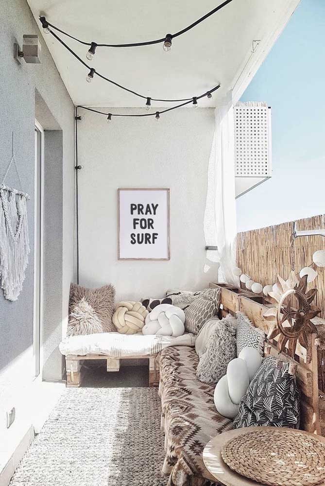 Decorating Tips For Having a Narrow Balcony Decorating Tips For Having a Narrow Balcony