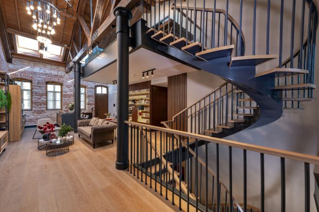 A Design That Brings The Past and The Future Together: Historical Long Building