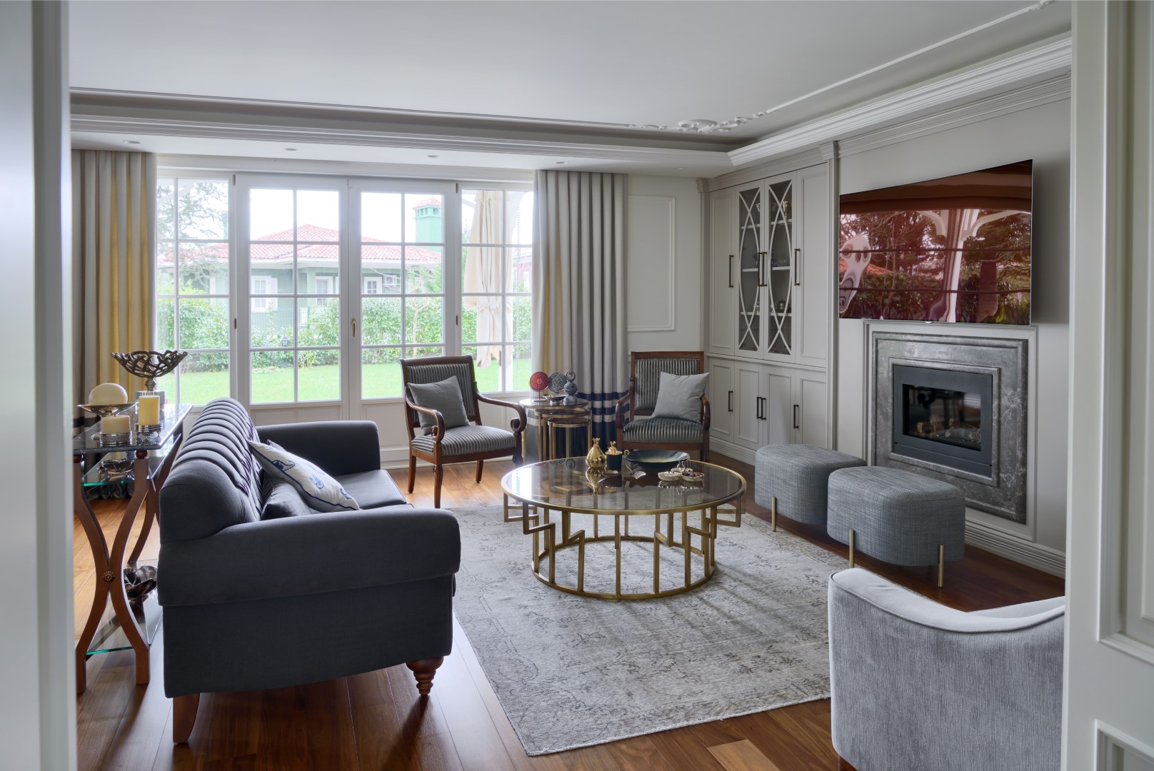 A Project That Digests The Classical and Follows The Contemporary: H 129 House A Project That Digests The Classical and Follows The Contemporary: H 129 House