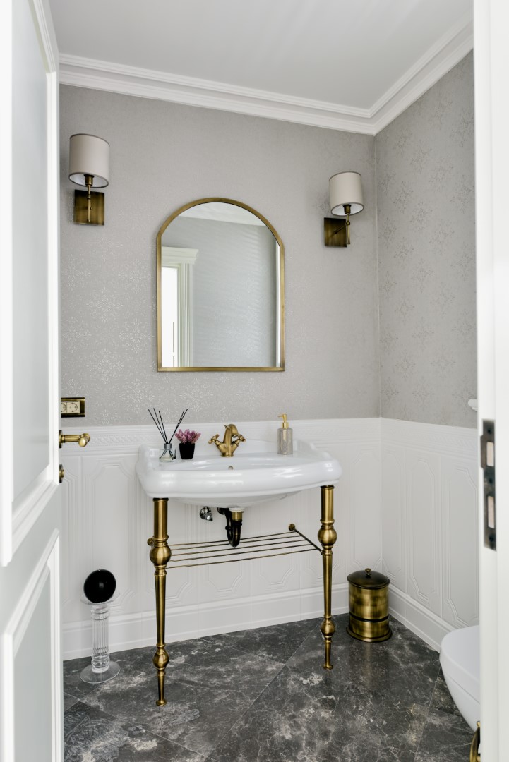 A Project That Digests The Classical and Follows The Contemporary: H 129 House A Project That Digests The Classical and Follows The Contemporary: H 129 House