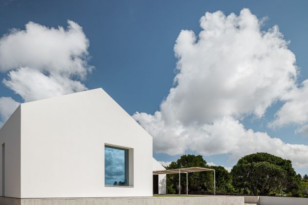 House in Sta Joana by NU.MA Architects in Aveiro, Portugal