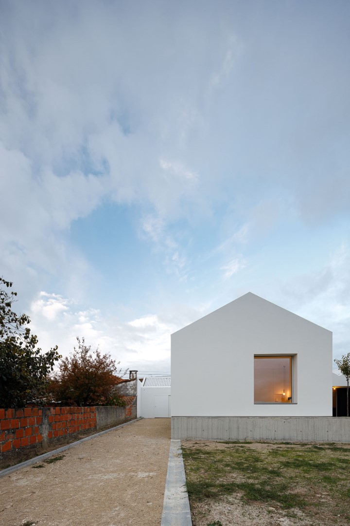 House in Sta Joana by NU.MA Architects in Aveiro, Portugal House in Sta Joana by NU.MA Architects in Aveiro, Portugal