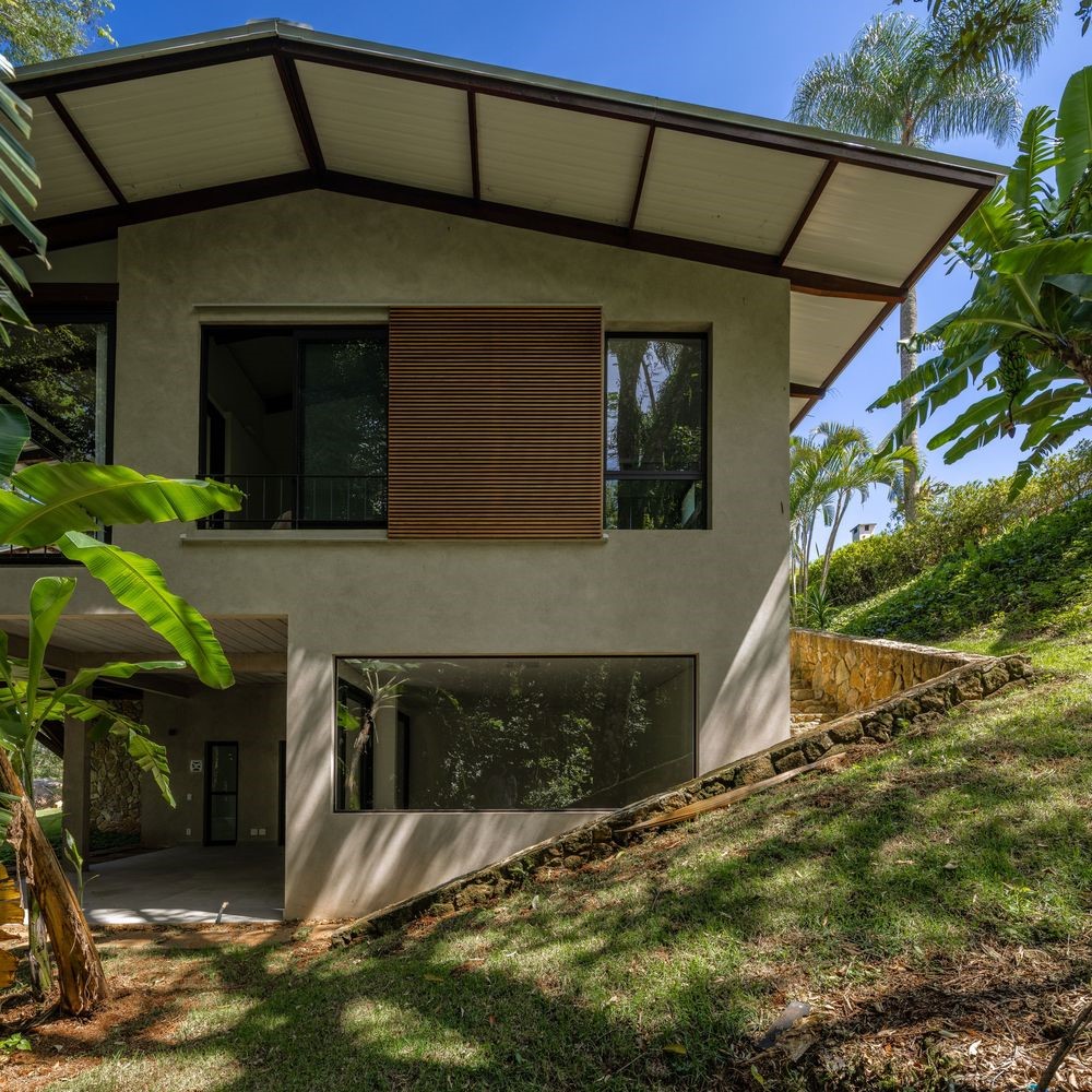JF House by Rocco Arquitetos in Ibiuna, Brazil JF House by Rocco Arquitetos in Ibiuna, Brazil