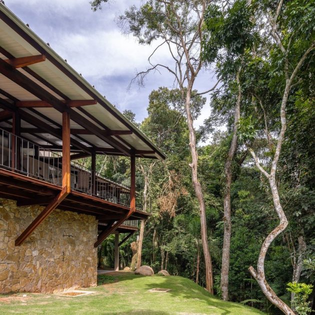 JF House by Rocco Arquitetos in Ibiuna, Brazil