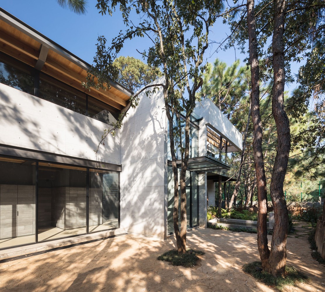 Lake View House by grupoarquitectura in Valle de Bravo, Mexico Lake View House by grupoarquitectura in Valle de Bravo, Mexico