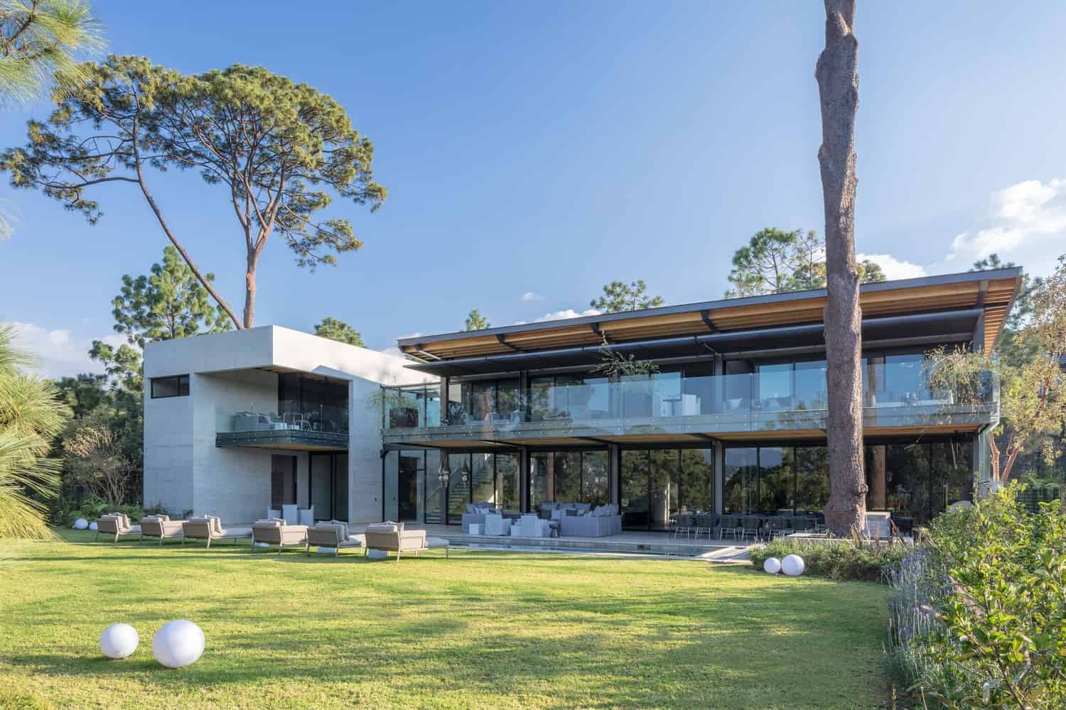 Lake View House by grupoarquitectura in Valle de Bravo, Mexico