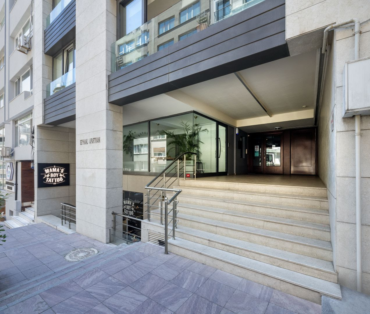 Nişantaşı Seyhanlı Apartment Refurbished by Beysun Mert Architects Nişantaşı Seyhanlı Apartment Refurbished by Beysun Mert Architects