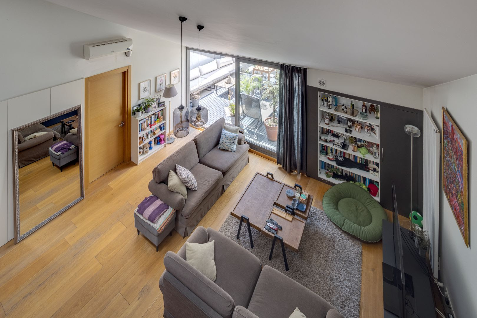 Nişantaşı Seyhanlı Apartment Refurbished by Beysun Mert Architects Nişantaşı Seyhanlı Apartment Refurbished by Beysun Mert Architects