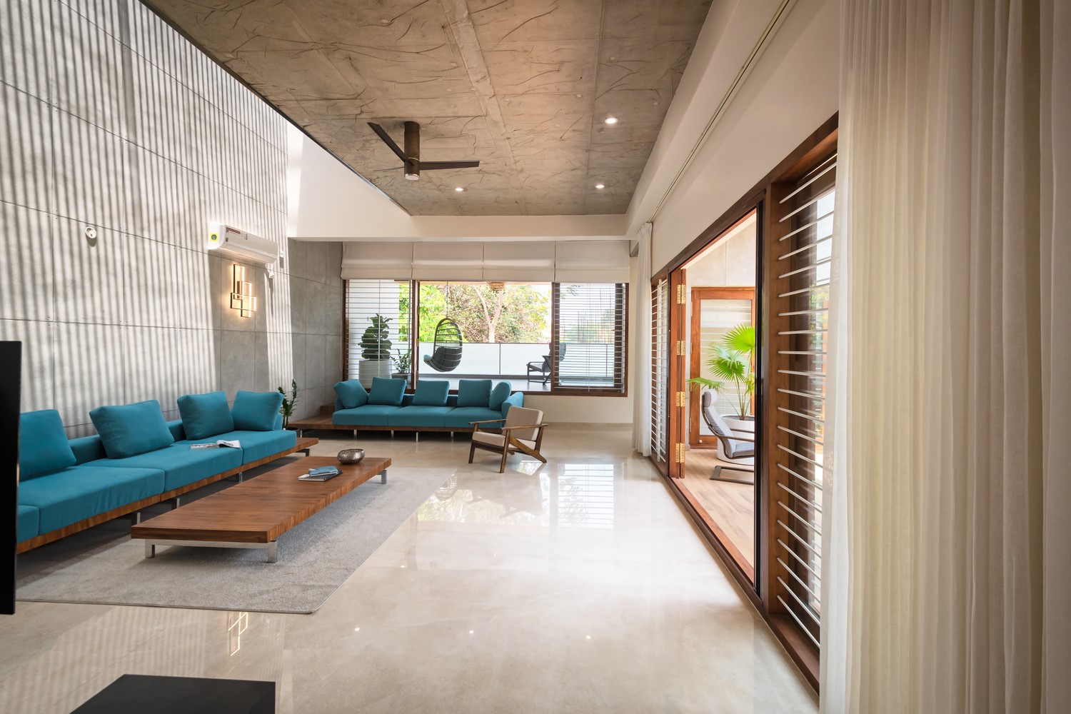 Urban Courtyard Home by Sudaiva Studio in Bangalore, India Urban Courtyard Home by Sudaiva Studio in Bangalore, India