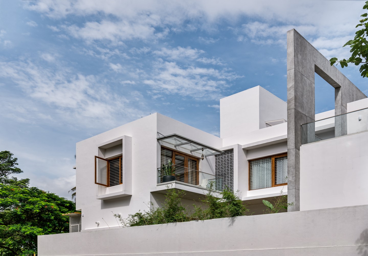 Urban Courtyard Home by Sudaiva Studio in Bangalore, India Urban Courtyard Home by Sudaiva Studio in Bangalore, India