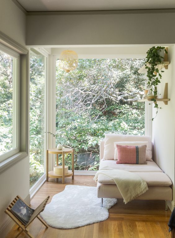Tips For Setting Up The Perfect Reading Corner In Your Bedroom