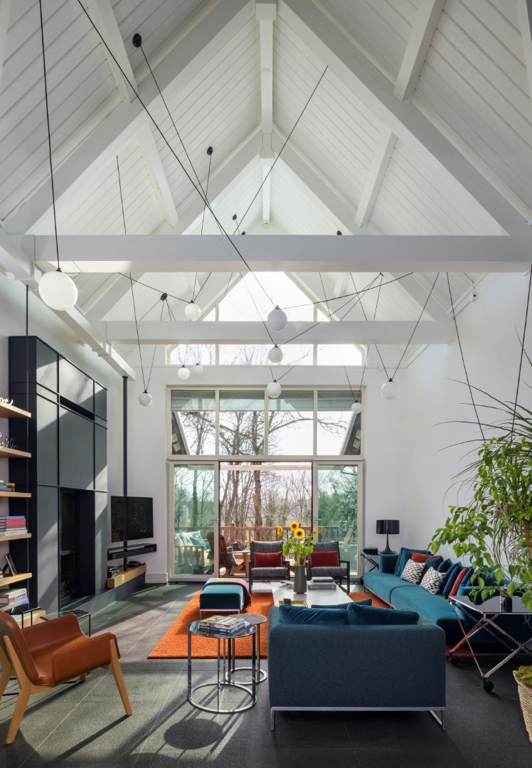 A Clever and Refined Design: House in the Woods by Ofist