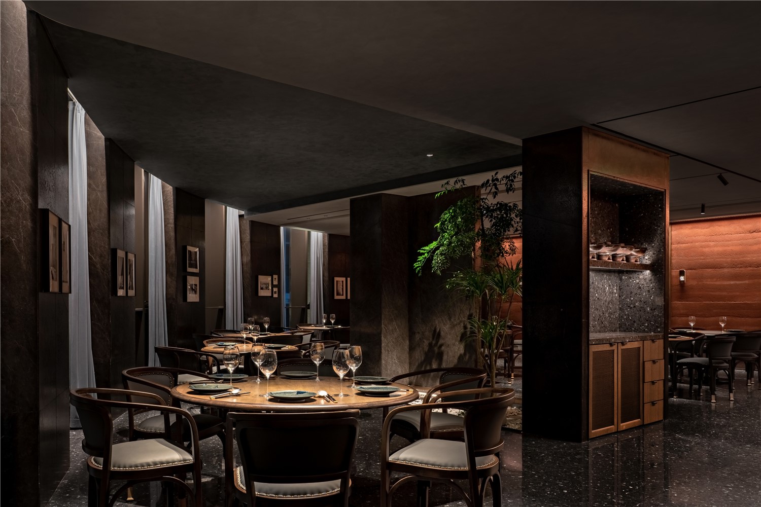 HONG 0871 by IN.X: A Dramatic Fusion of Yunnan Cuisine and Contemporary Design in Shanghai HONG 0871 by IN.X: A Dramatic Fusion of Yunnan Cuisine and Contemporary Design in Shanghai