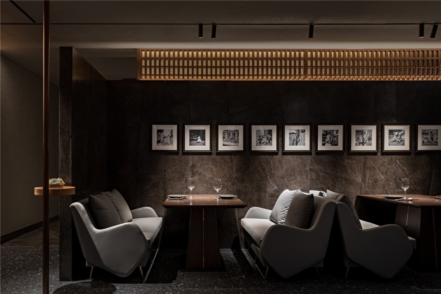 HONG 0871 by IN.X: A Dramatic Fusion of Yunnan Cuisine and Contemporary Design in Shanghai HONG 0871 by IN.X: A Dramatic Fusion of Yunnan Cuisine and Contemporary Design in Shanghai