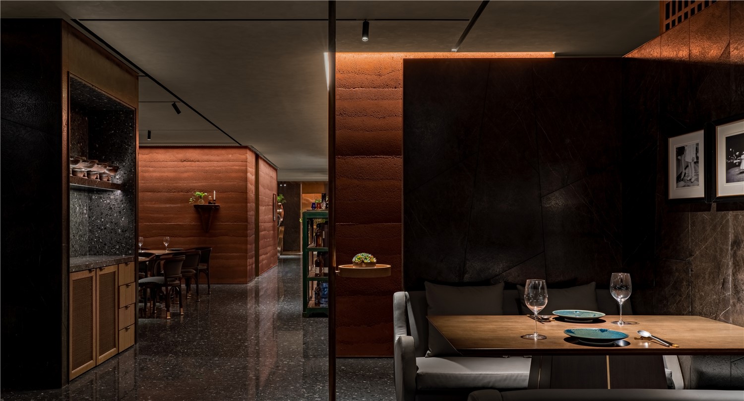 HONG 0871 by IN.X: A Dramatic Fusion of Yunnan Cuisine and Contemporary Design in Shanghai HONG 0871 by IN.X: A Dramatic Fusion of Yunnan Cuisine and Contemporary Design in Shanghai