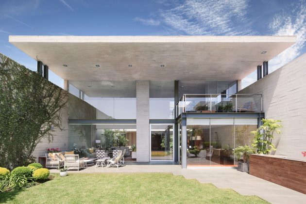 M+L House by Domenack Arquitectos in Miraflores, Peru