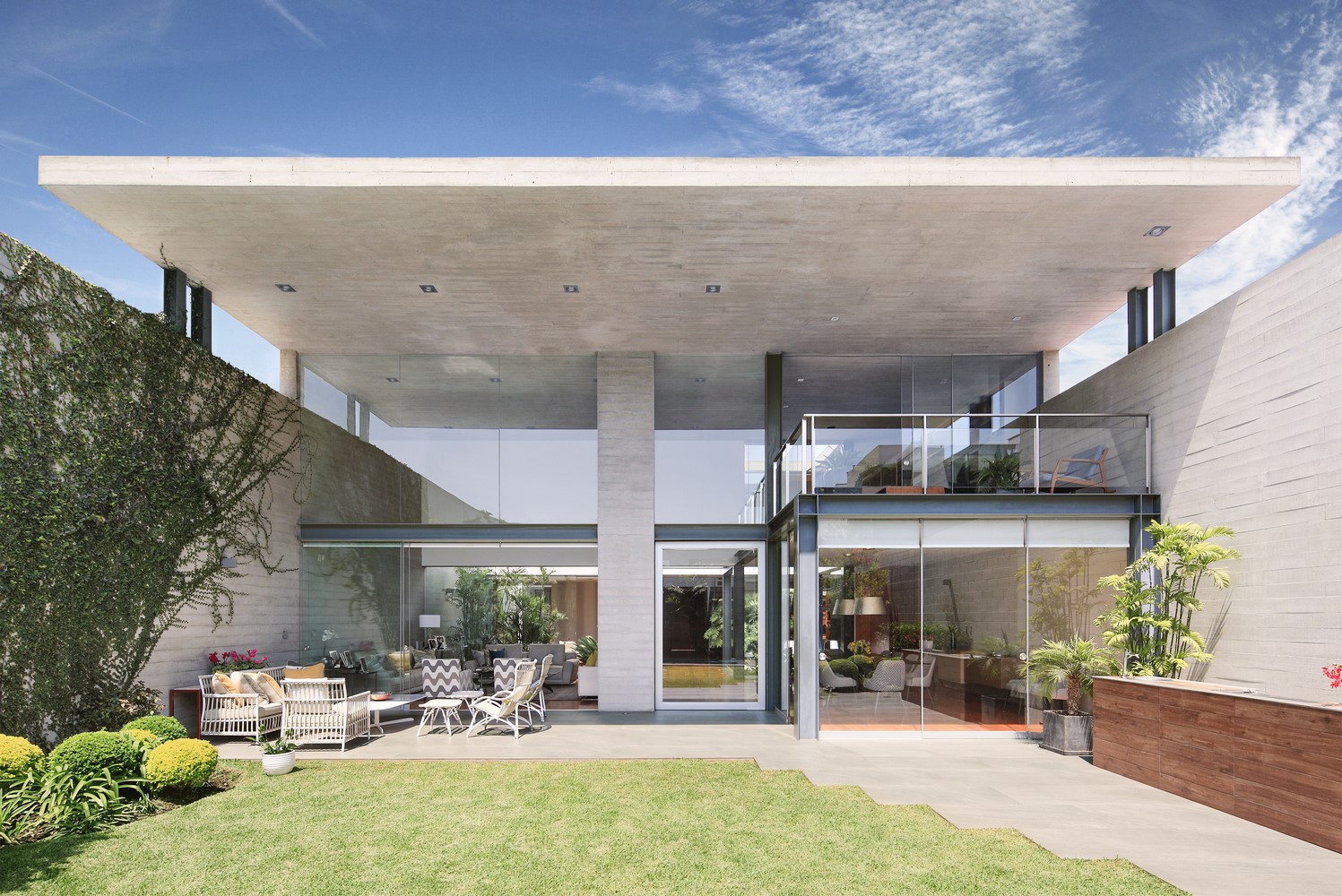 M+L House by Domenack Arquitectos in Miraflores, Peru M+L House by Domenack Arquitectos in Miraflores, Peru