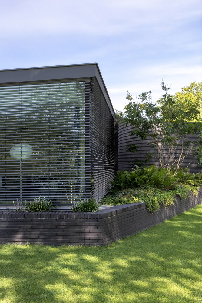 Outside In House by Bedaux de Brouwer Architects + i29 in The Netherlands Outside In House by Bedaux de Brouwer Architects + i29 in The Netherlands