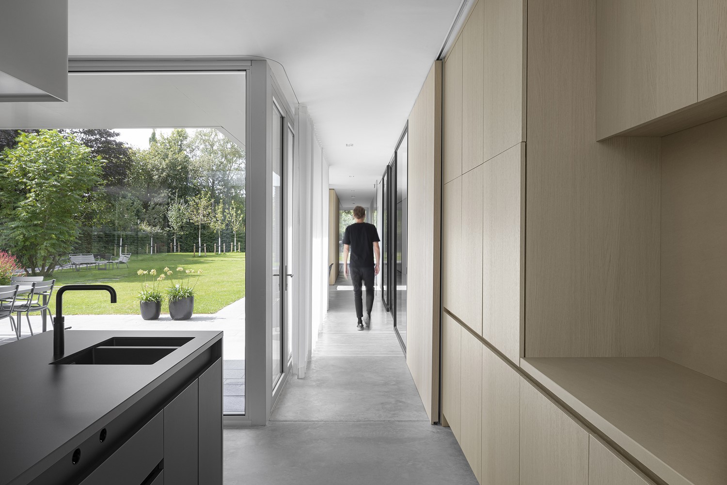 Outside In House by Bedaux de Brouwer Architects + i29 in The Netherlands Outside In House by Bedaux de Brouwer Architects + i29 in The Netherlands