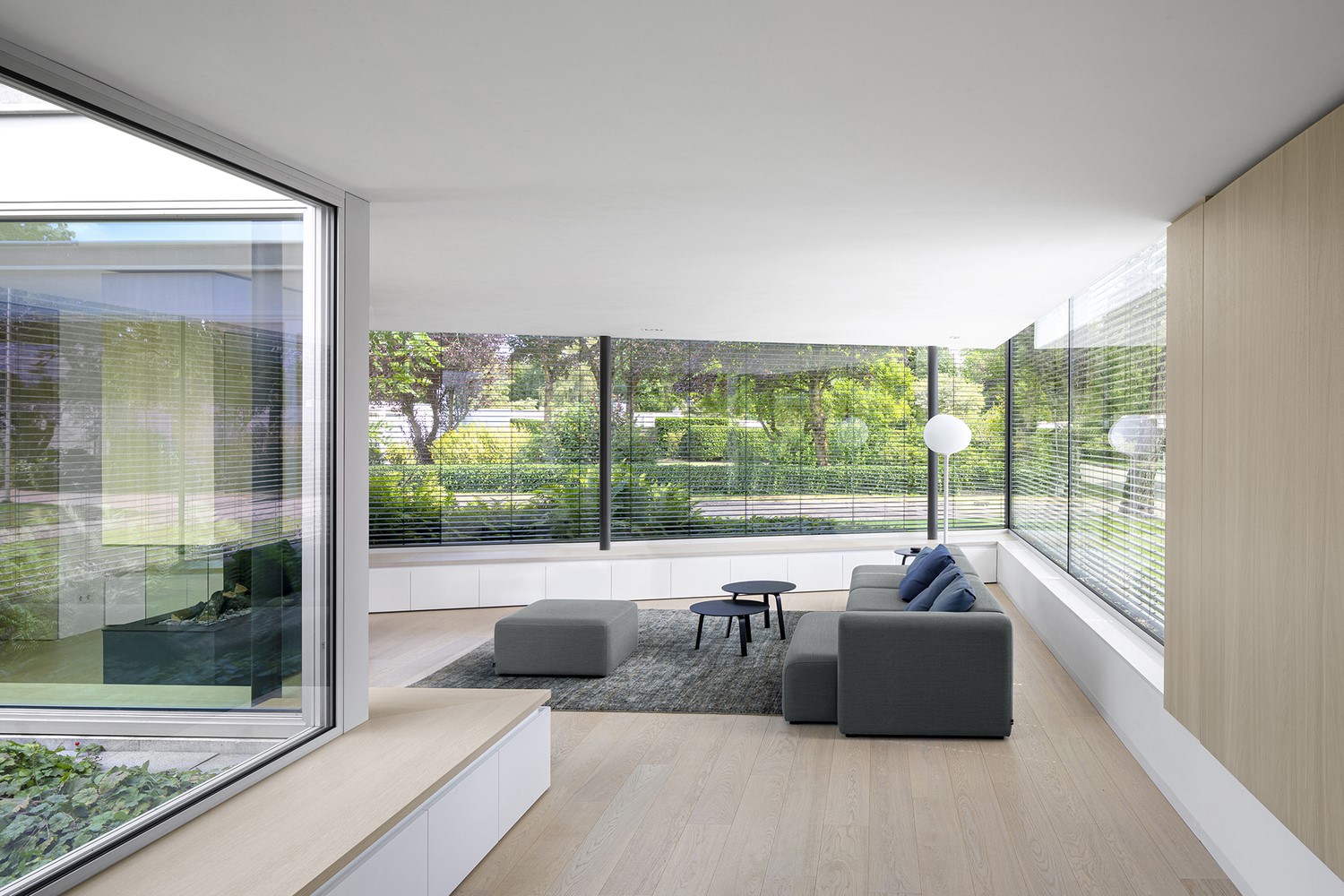 Outside In House by Bedaux de Brouwer Architects + i29 in The Netherlands Outside In House by Bedaux de Brouwer Architects + i29 in The Netherlands