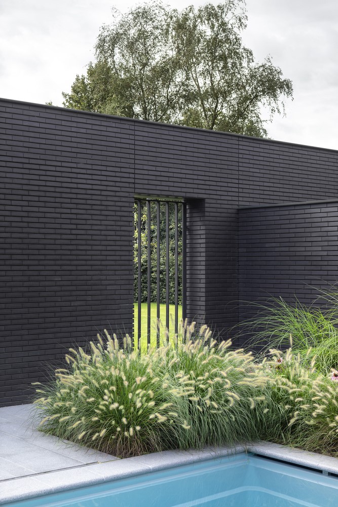 Outside In House by Bedaux de Brouwer Architects + i29 in The Netherlands Outside In House by Bedaux de Brouwer Architects + i29 in The Netherlands