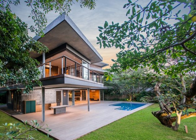 Pambathi Lane House by Metropole Architects in Shaka's Rock, South Africa