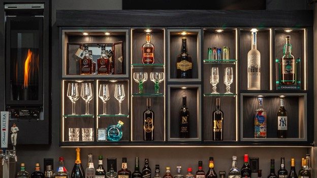 6 Fun and Creative Home Bar Décor Ideas That Will Blow Your Mind