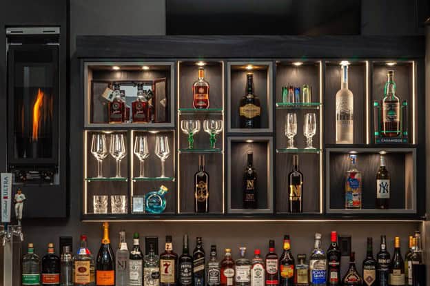 6 Fun and Creative Home Bar Décor Ideas That Will Blow Your Mind